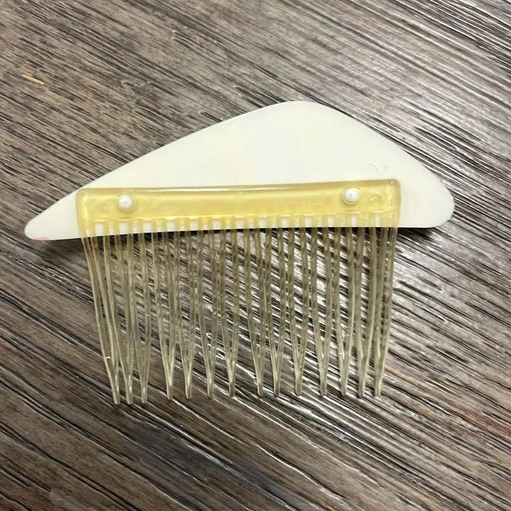 Vintage HAIRCRAFT Comb and Barrettes - Hair Clips NWT Hawaiian Print Design